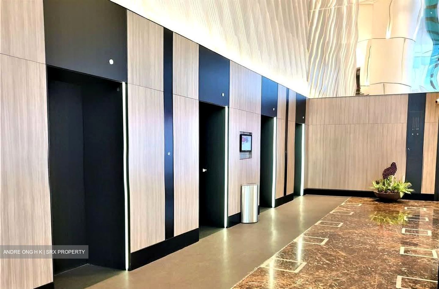 United Square (D11), Office #536048711